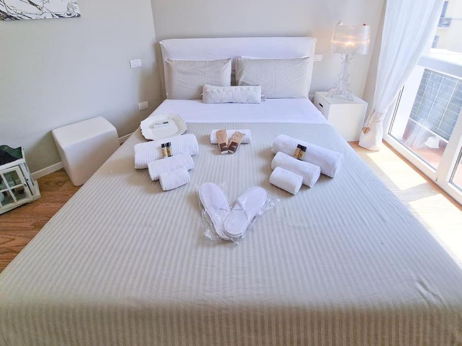 Charme On The River - City Center Apartment เวโรนา ภายนอก รูปภาพ